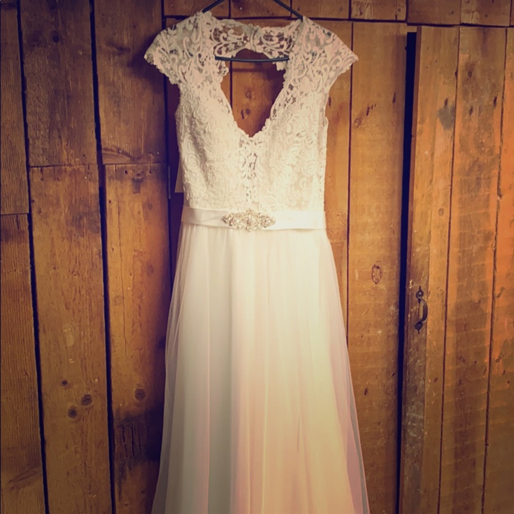 Allure Bridals Romance Wedding Dress
